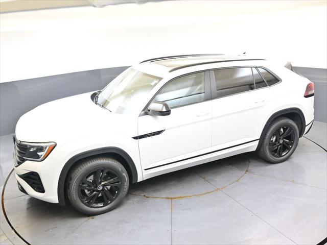 2026 Volkswagen Atlas Cross Sport SEL R-Line Black