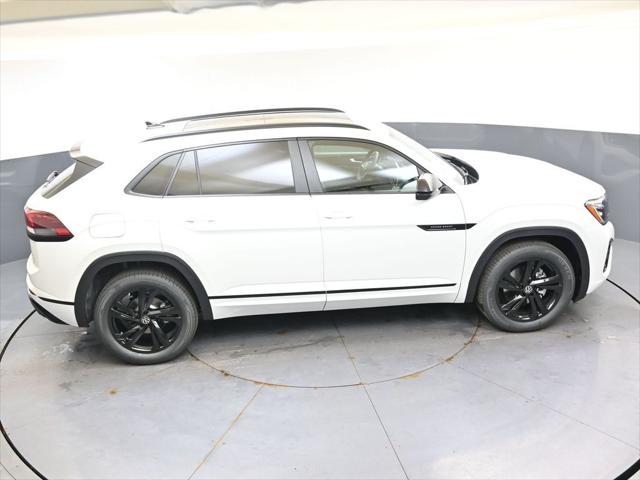 2026 Volkswagen Atlas Cross Sport SEL R-Line Black