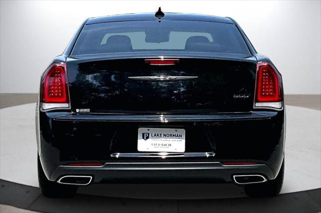 2022 Chrysler 300 Touring