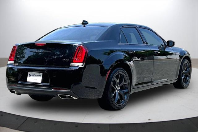 2022 Chrysler 300 Touring