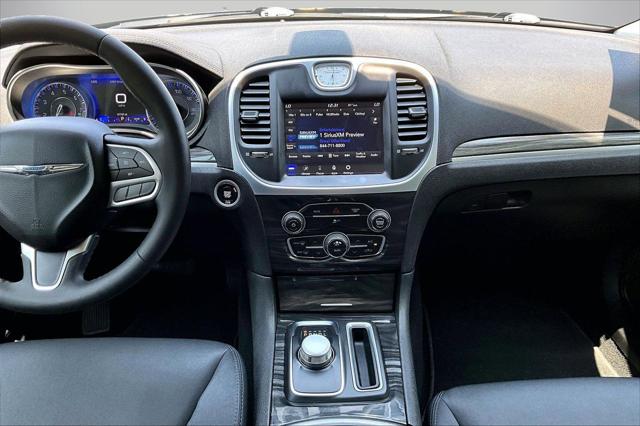 2022 Chrysler 300 Touring