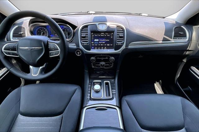 2022 Chrysler 300 Touring