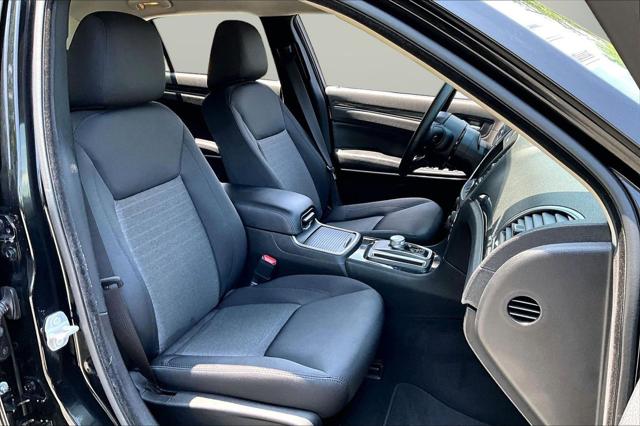 2022 Chrysler 300 Touring