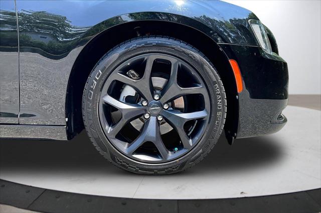 2022 Chrysler 300 Touring