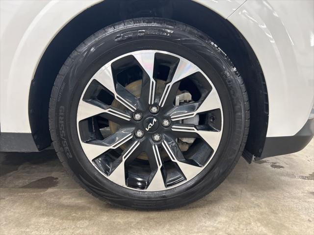 2023 Kia Carnival MPV EX