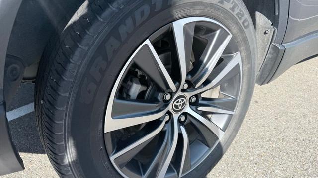 2024 Toyota Venza LE