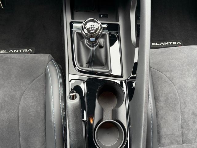 2025 Hyundai Elantra Base