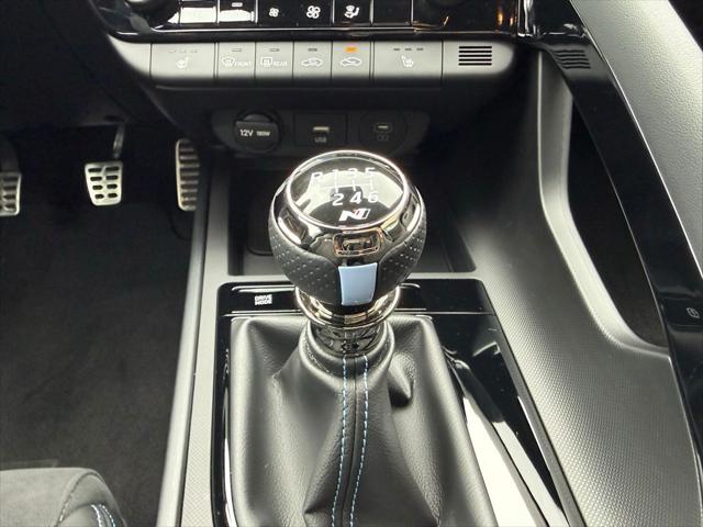 2025 Hyundai Elantra Base