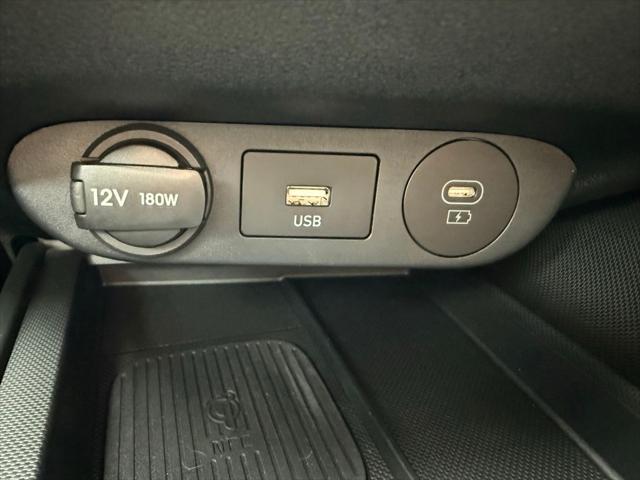 2025 Hyundai Elantra Base