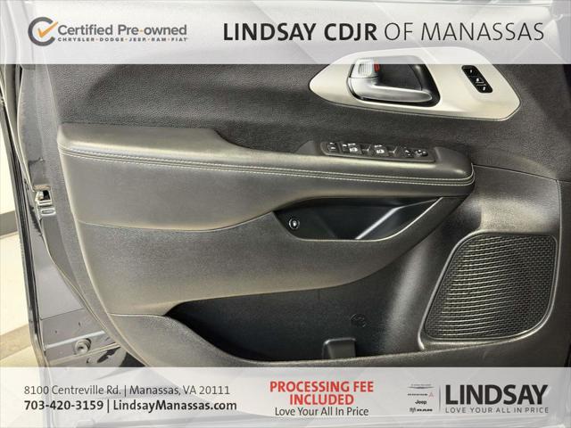 2024 Chrysler Pacifica Hybrid Premium S Appearance Pkg