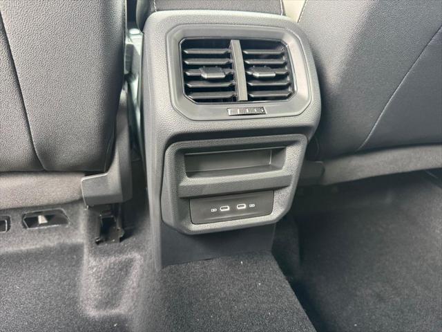2026 Volkswagen Taos SE