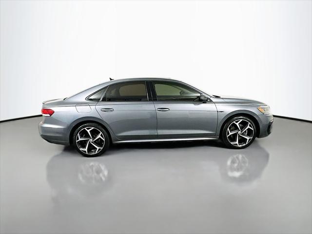 2020 Volkswagen Passat 2.0T R-Line
