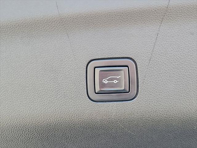 2022 Chevrolet Suburban 4WD RST