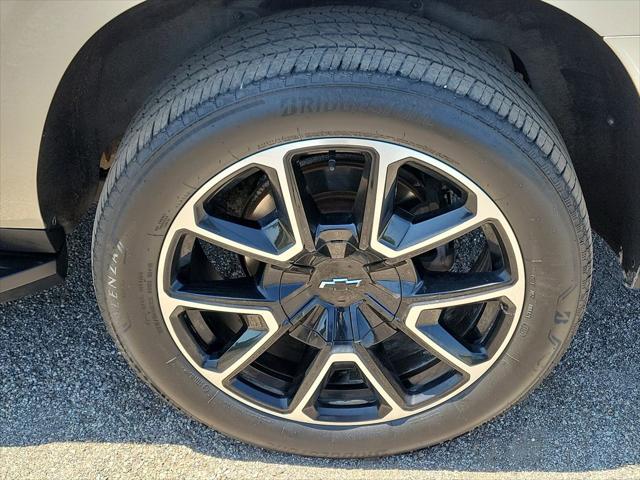 2022 Chevrolet Suburban 4WD RST