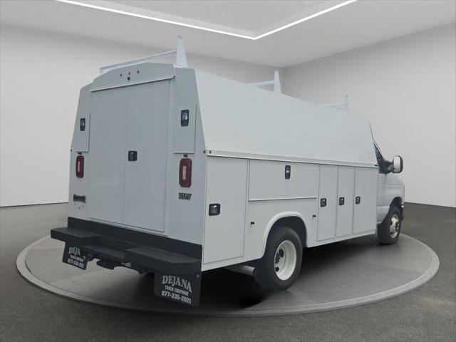 2024 Ford E-450 Cutaway Base