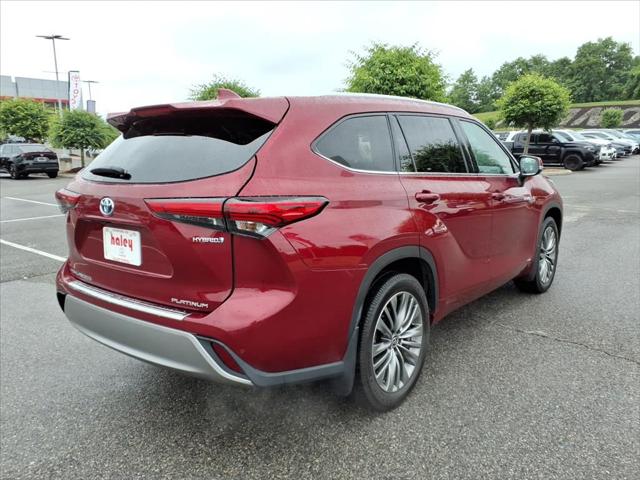 2021 Toyota Highlander Hybrid Platinum