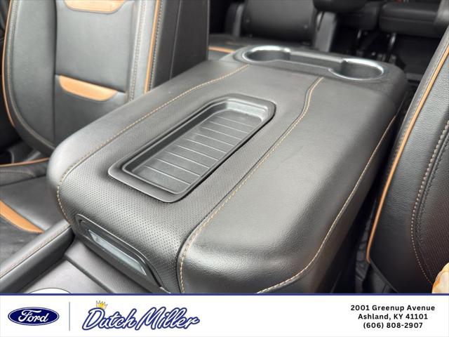 2024 GMC Yukon XL 4WD AT4