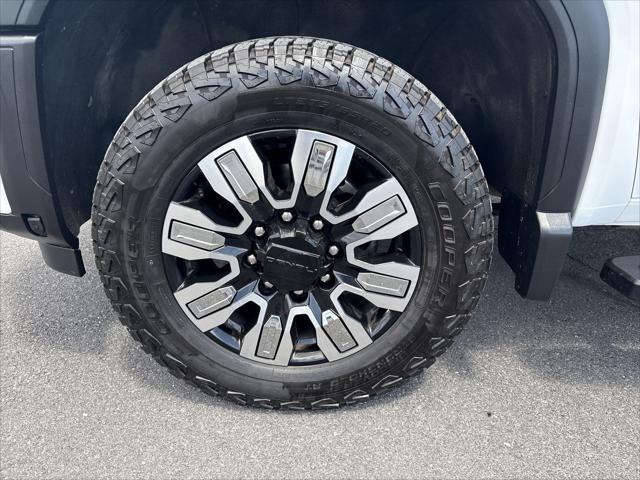 2024 GMC Sierra 3500HD 4WD Crew Cab Long Bed Denali