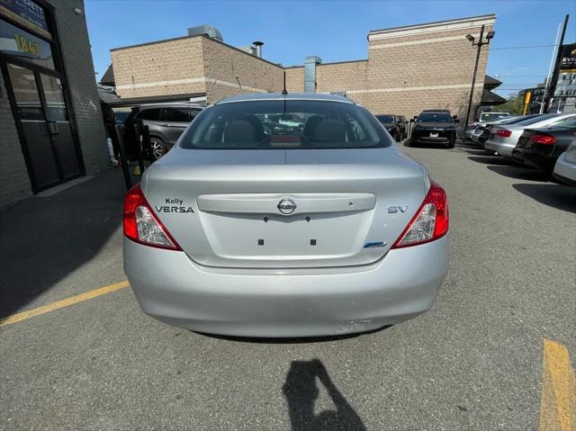 2012 Nissan Versa 1.6 SV