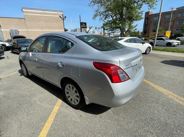 2012 Nissan Versa 1.6 SV