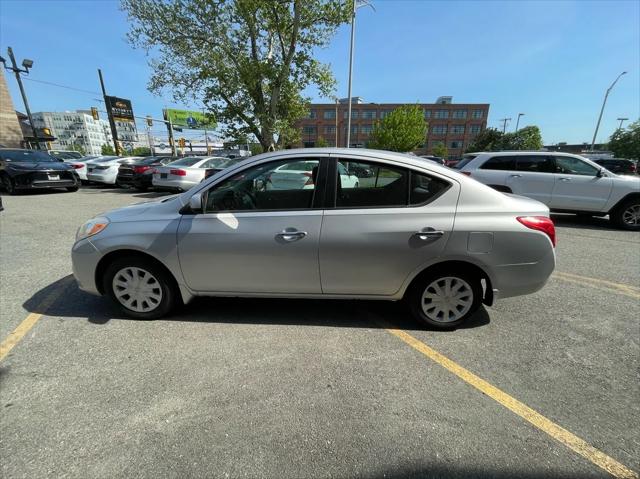 2012 Nissan Versa 1.6 SV