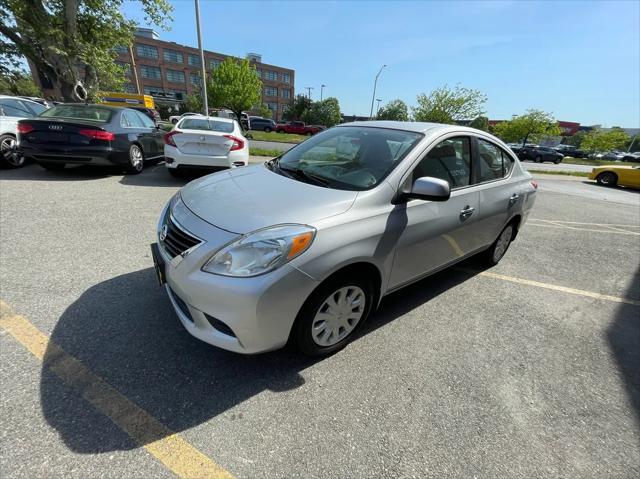 2012 Nissan Versa 1.6 SV