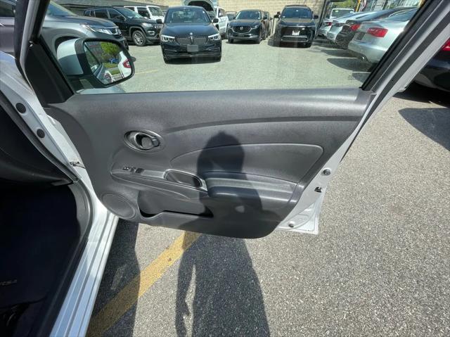 2012 Nissan Versa 1.6 SV
