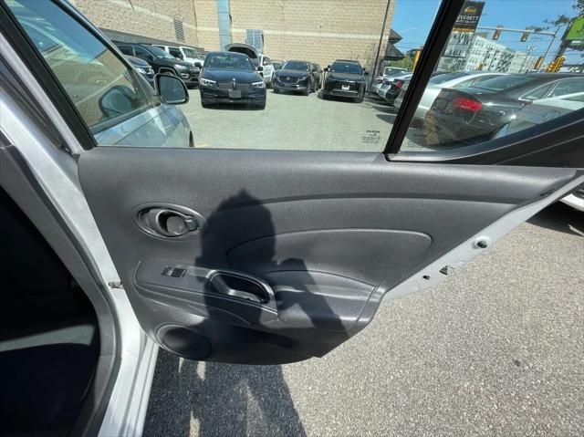 2012 Nissan Versa 1.6 SV