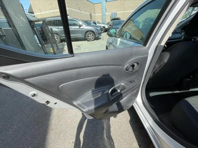 2012 Nissan Versa 1.6 SV