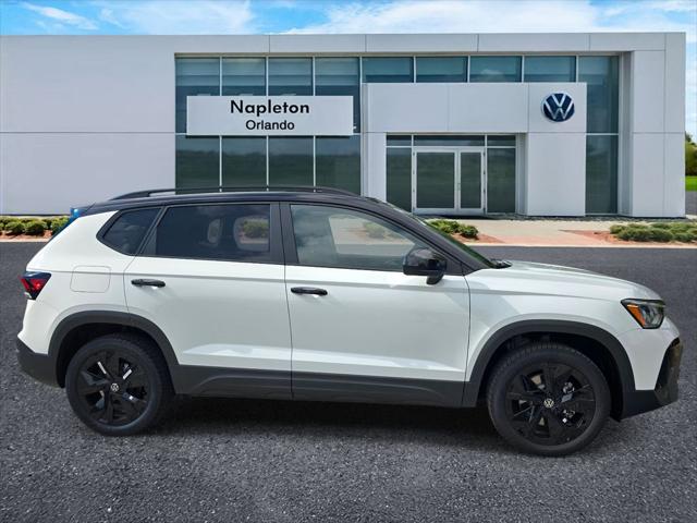 2026 Volkswagen Taos SE Black