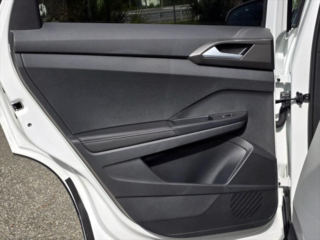 2026 Volkswagen Taos SE Black