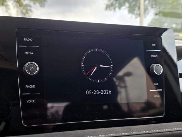 2026 Volkswagen Taos SE Black