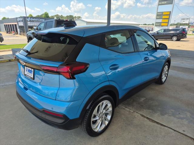 2027 Chevrolet Bolt LT FWD