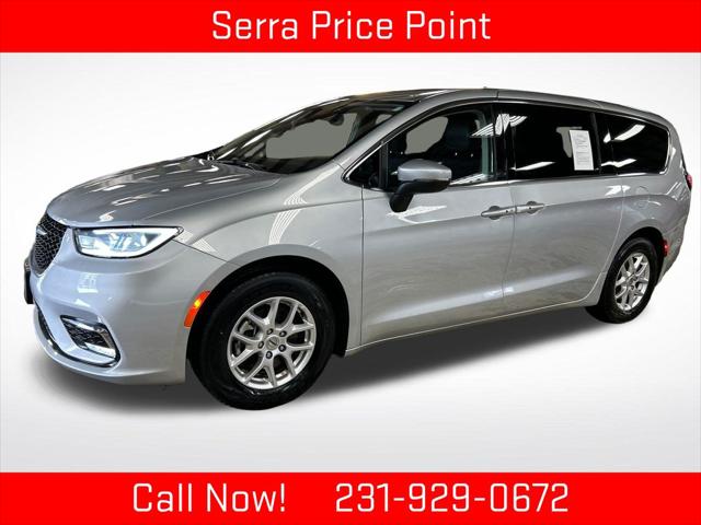 2023 Chrysler Pacifica Touring L for sale in TRAVERSE CITY, MI