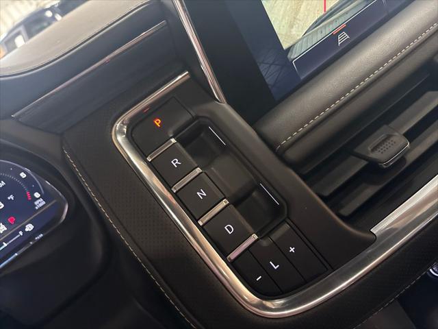 2023 GMC Yukon XL 4WD SLT