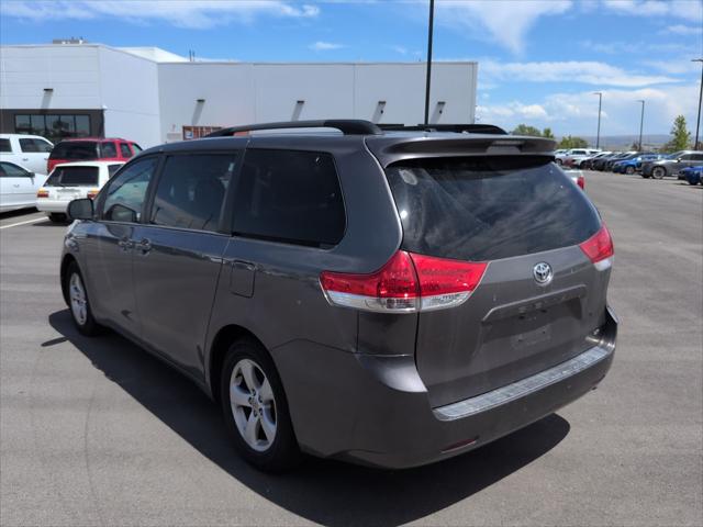 2013 Toyota Sienna LE V6 8 Passenger