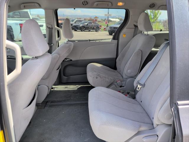 2013 Toyota Sienna LE V6 8 Passenger