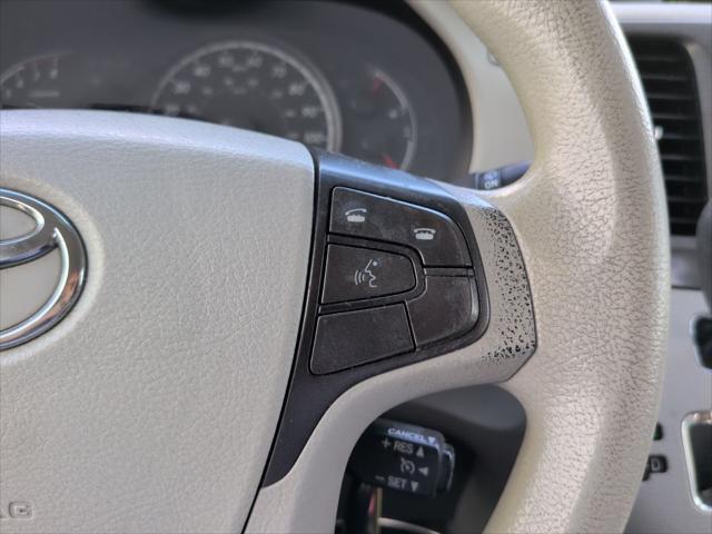 2013 Toyota Sienna LE V6 8 Passenger