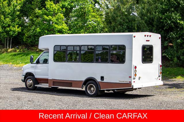 2014 Ford E-450 Cutaway Base