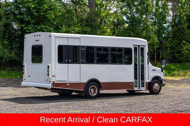 2014 Ford E-450 Cutaway Base