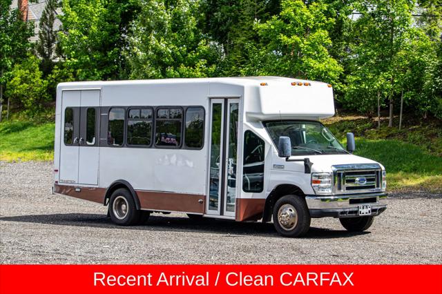 2014 Ford E-450 Cutaway Base