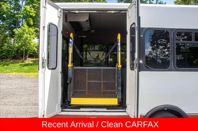2014 Ford E-450 Cutaway Base
