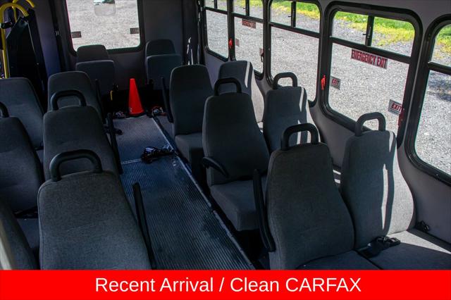 2014 Ford E-450 Cutaway Base