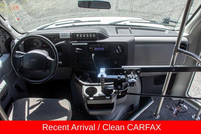 2014 Ford E-450 Cutaway Base
