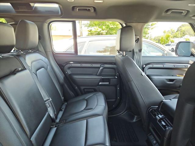 2025 Land Rover Defender 110 P300