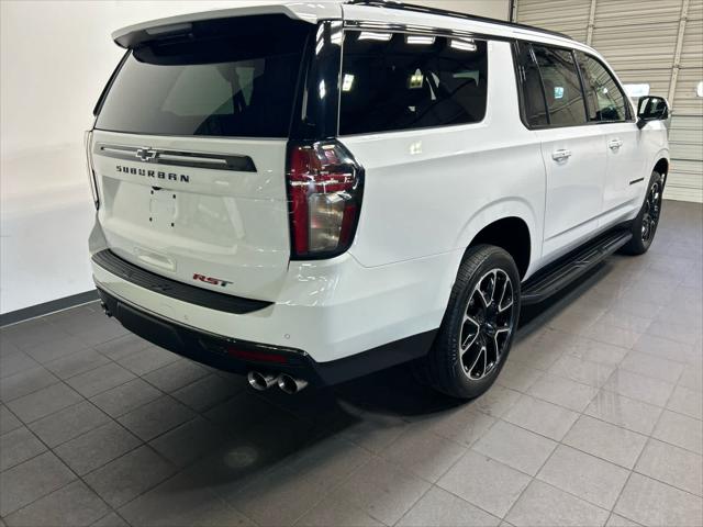 2022 Chevrolet Suburban 4WD RST