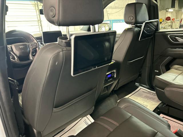 2022 Chevrolet Suburban 4WD RST