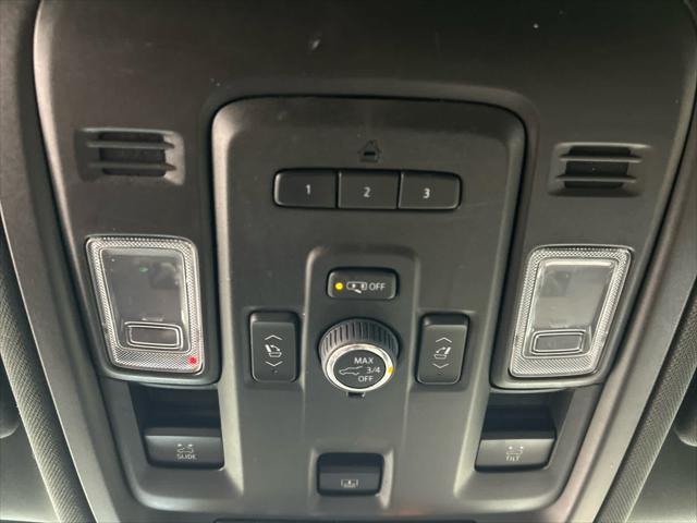 2022 Chevrolet Suburban 4WD RST