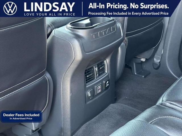 2023 Nissan Titan Crew Cab SV 4x4