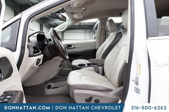 2017 Chrysler Pacifica Touring-L